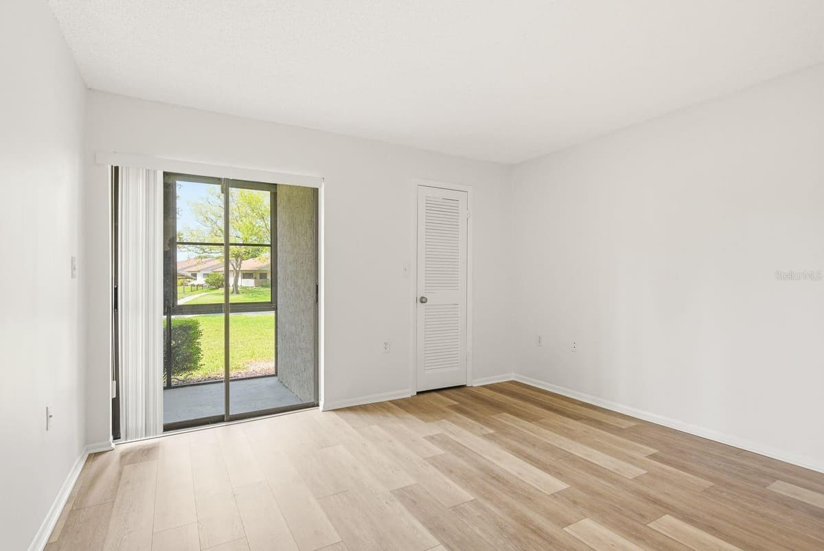 20 EVELYN COURT — photo 38 of 74