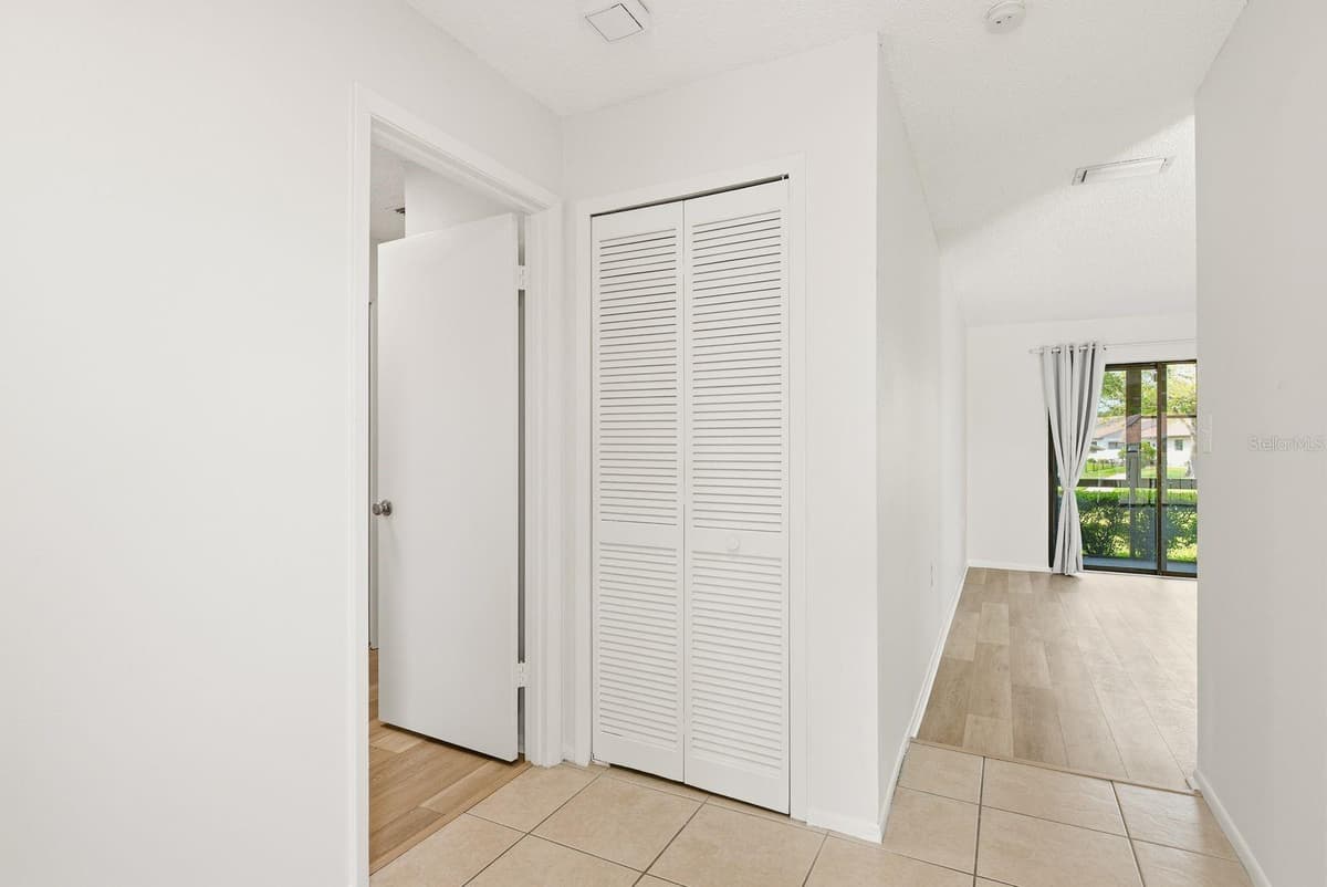 20 EVELYN COURT — photo 14 of 74