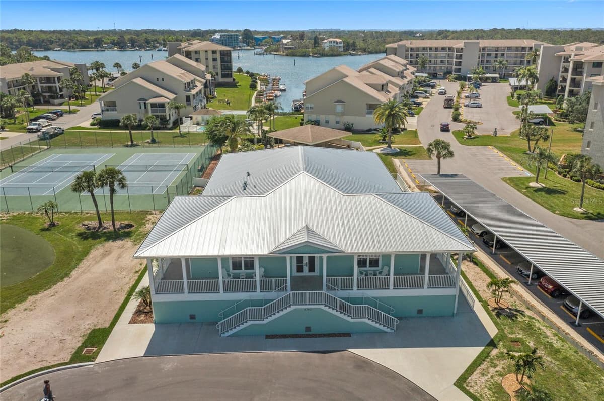 4650 BAY BOULEVARD — photo 37 of 57