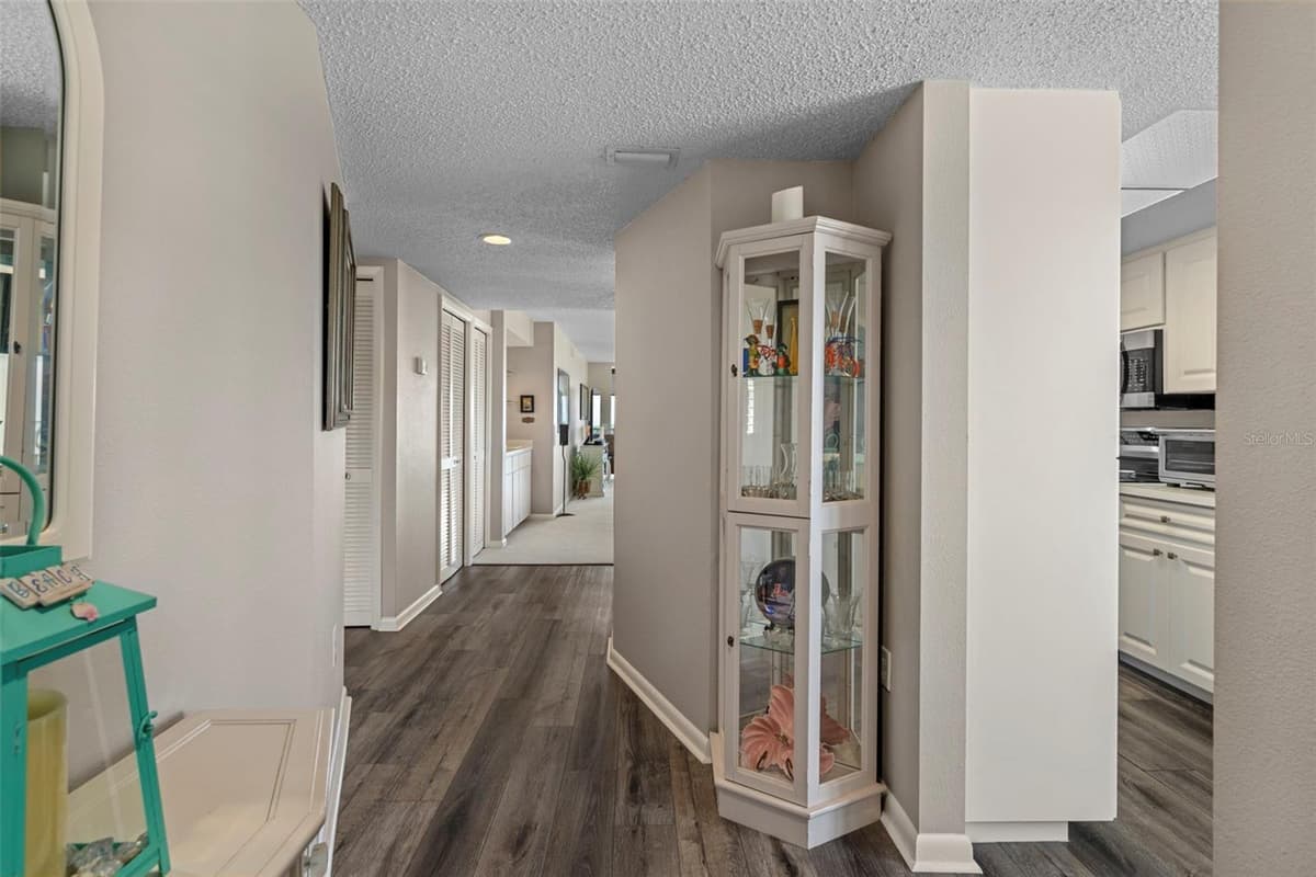 4650 BAY BOULEVARD — photo 6 of 57