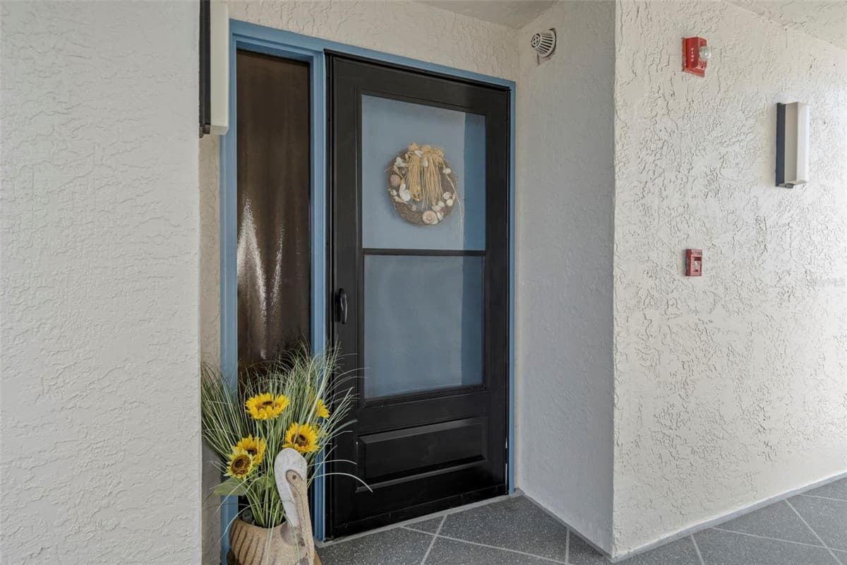 4650 BAY BOULEVARD — photo 5 of 57