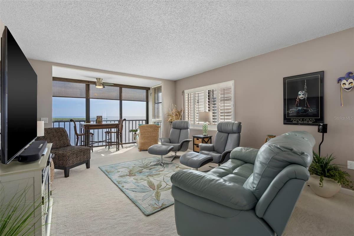 4650 BAY BOULEVARD — photo 8 of 57