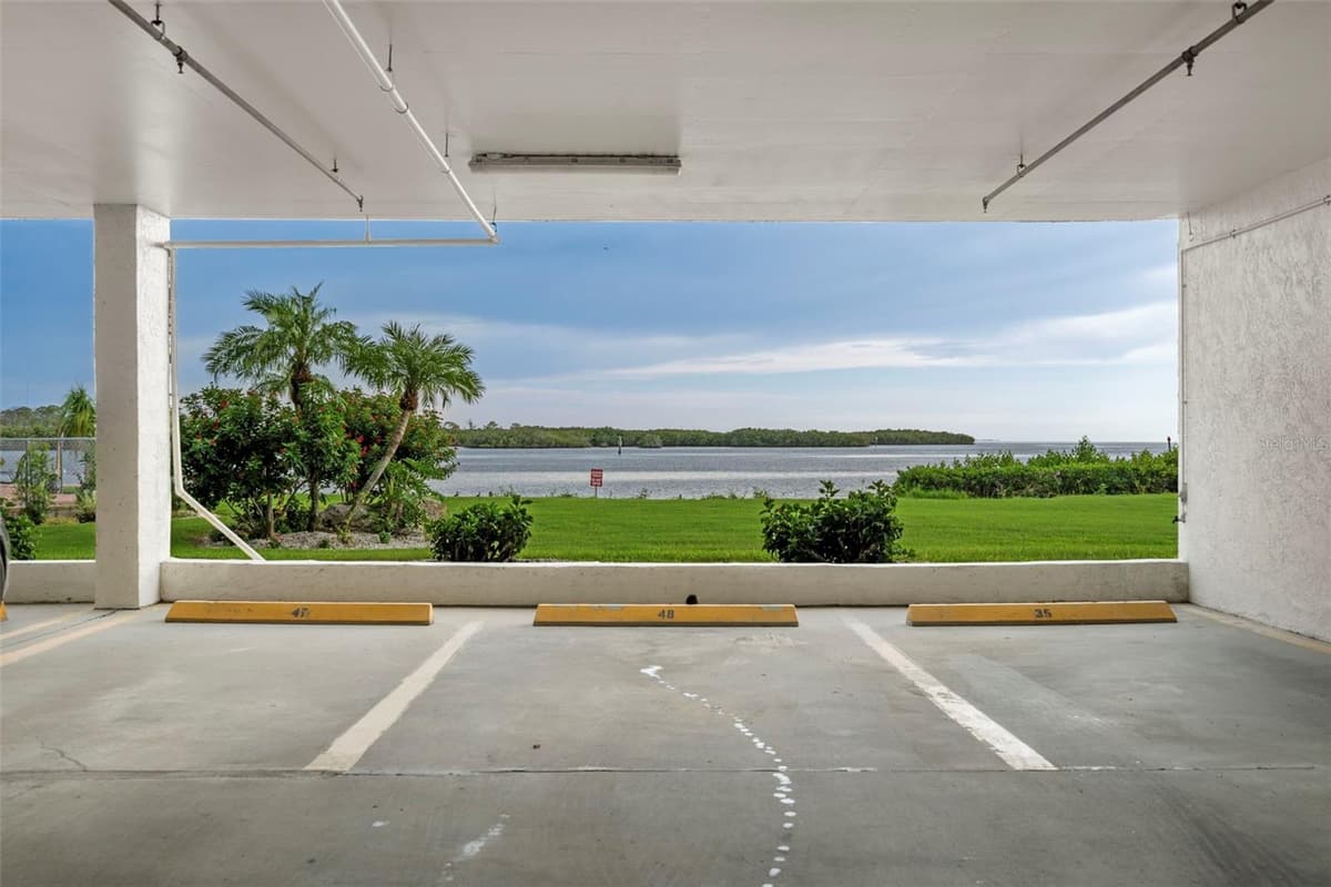 4650 BAY BOULEVARD — photo 33 of 57