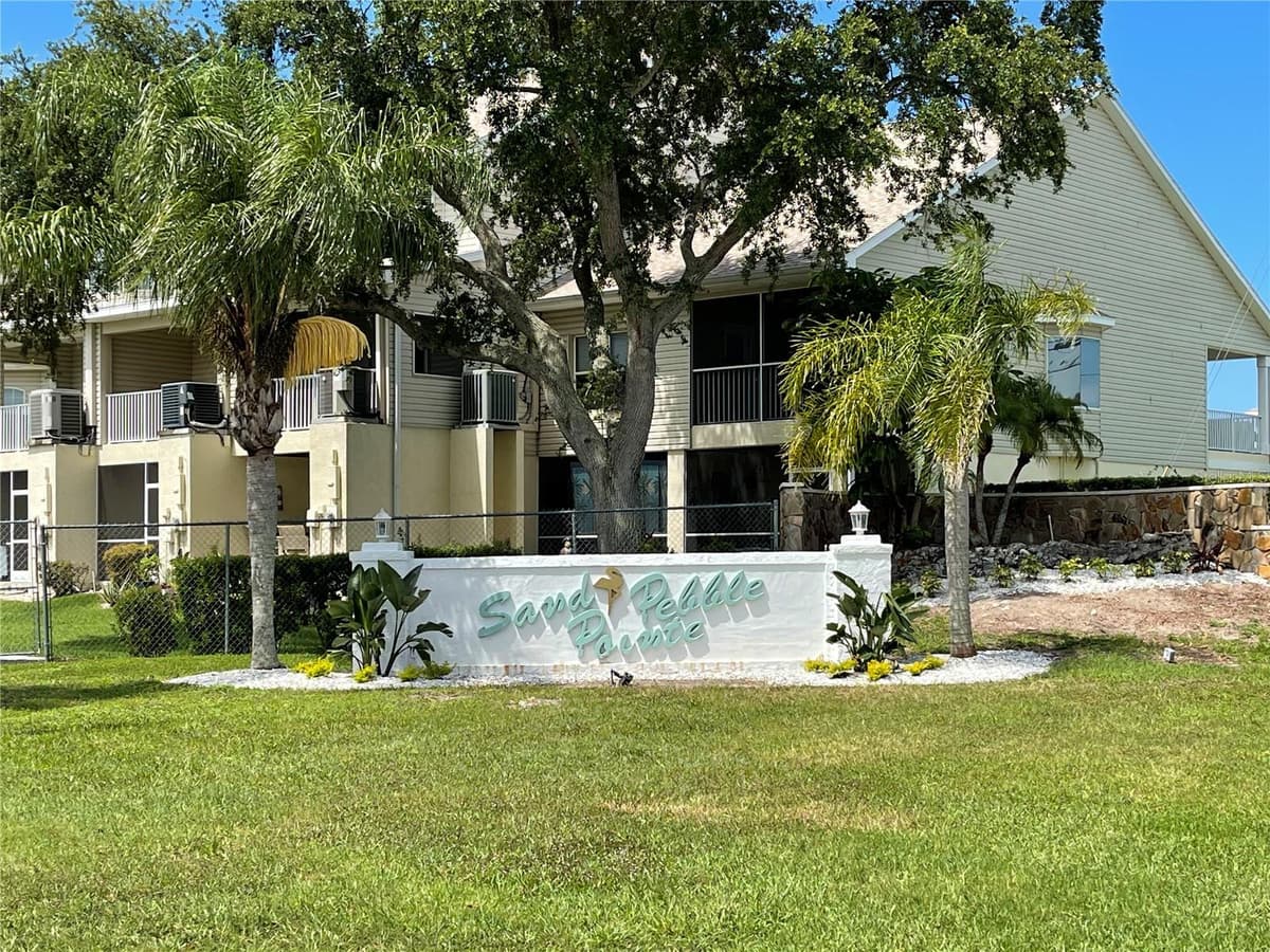 4650 BAY BOULEVARD — photo 34 of 57