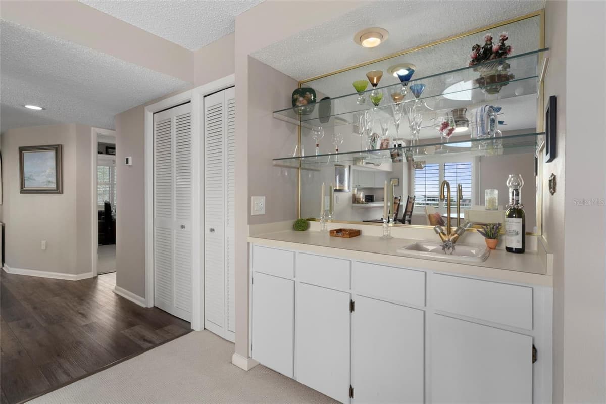 4650 BAY BOULEVARD — photo 17 of 57