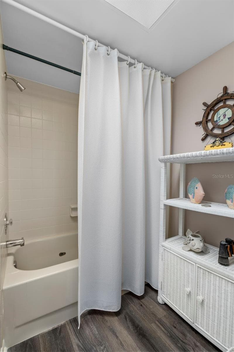 4650 BAY BOULEVARD — photo 30 of 57