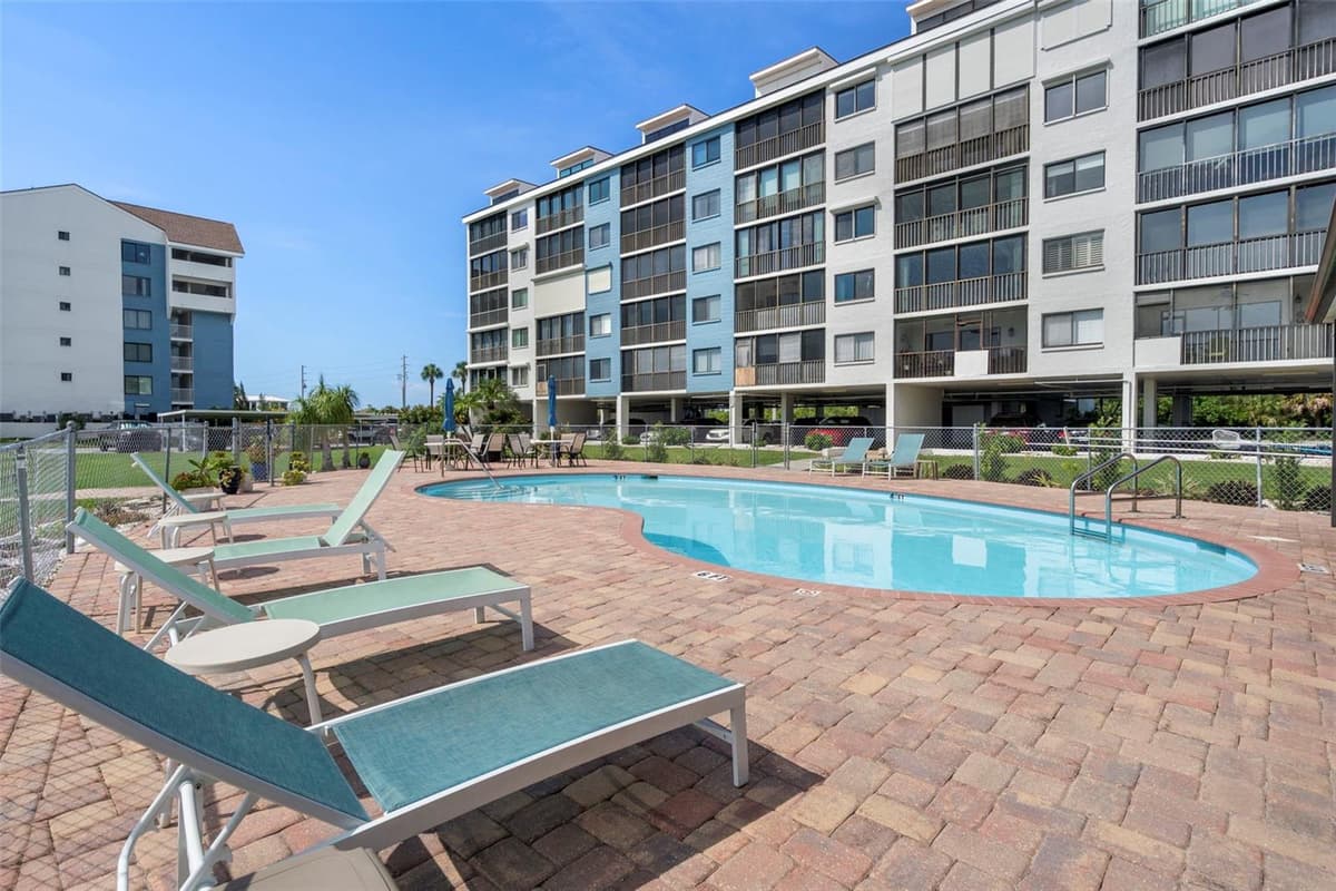 4650 BAY BOULEVARD — photo 47 of 57