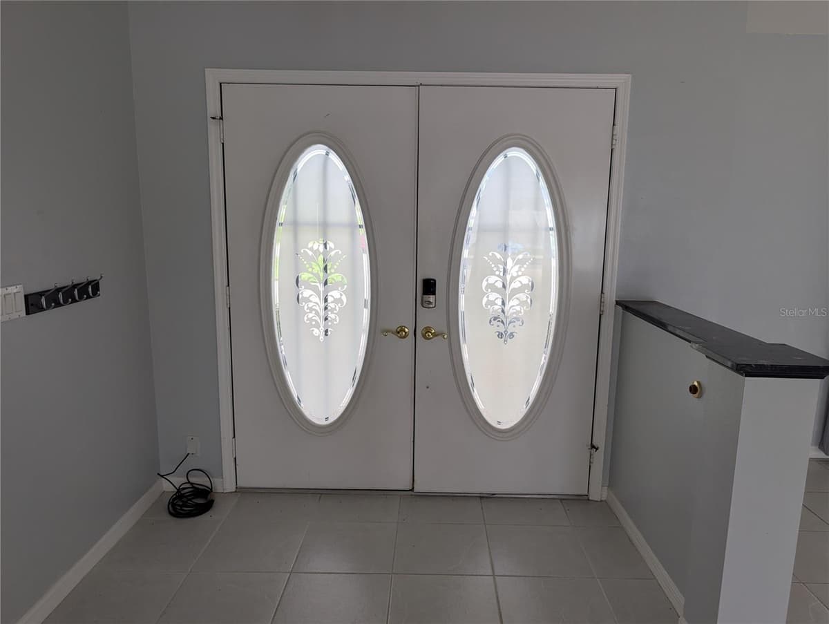 6233 PEBBLE LANE — photo 3 of 9
