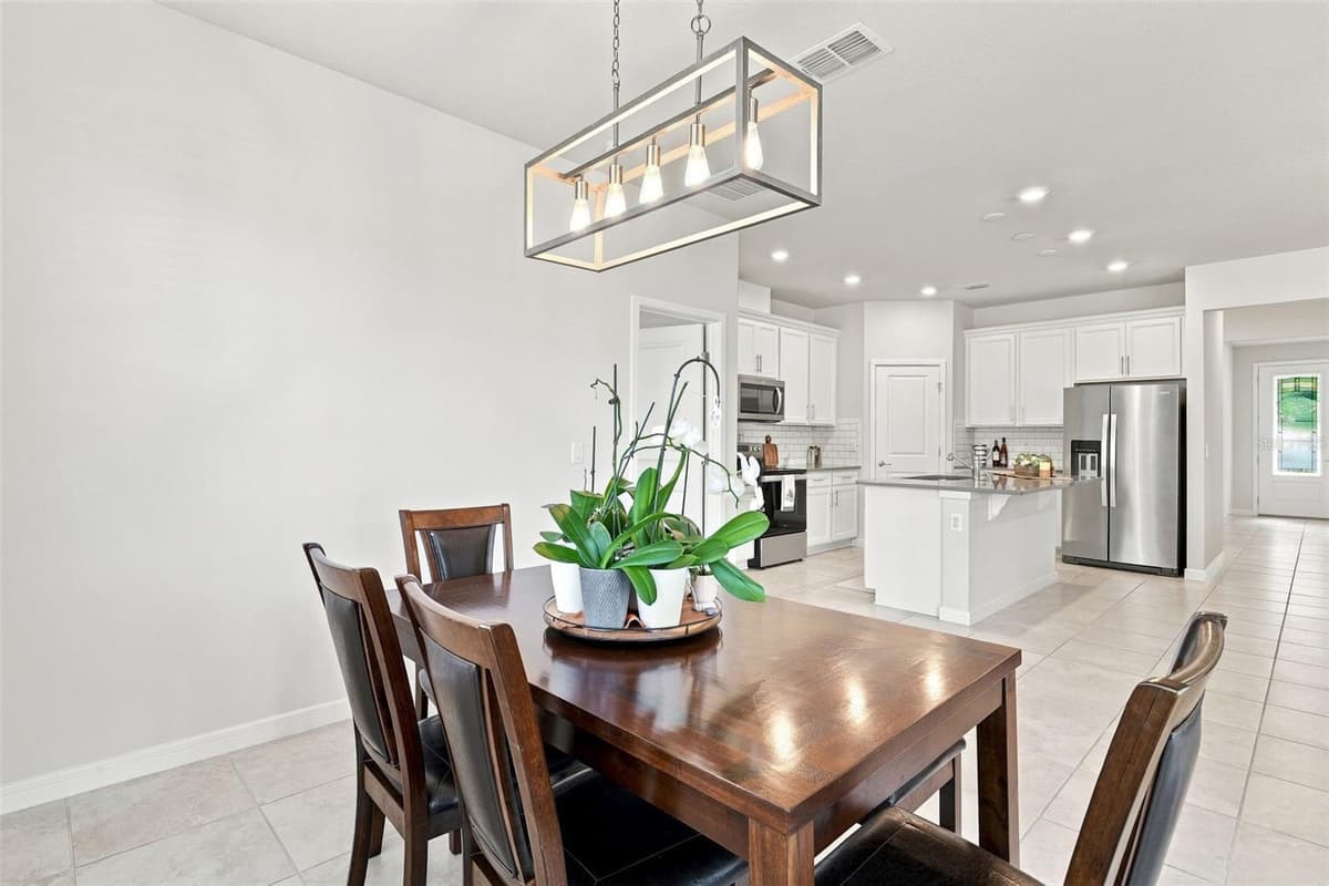 3545 TREETOP STREET — photo 12 of 55