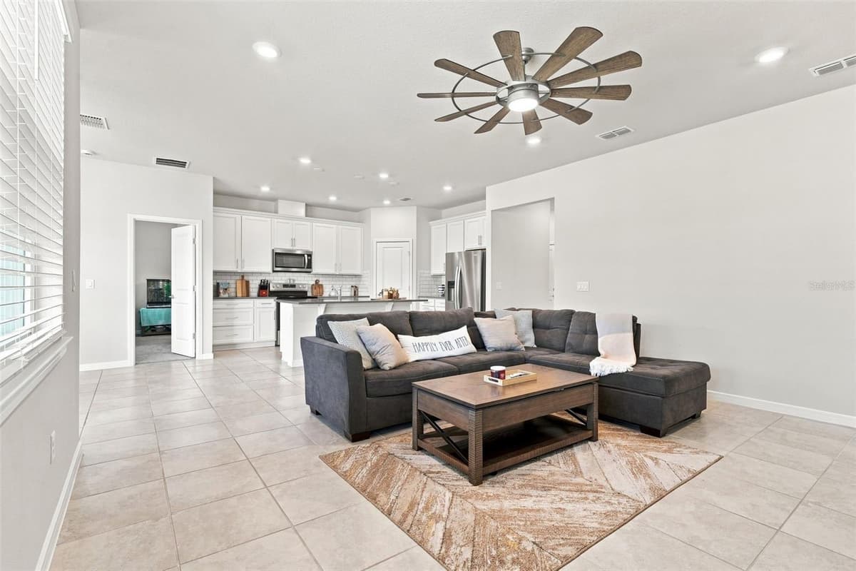 3545 TREETOP STREET — photo 17 of 55