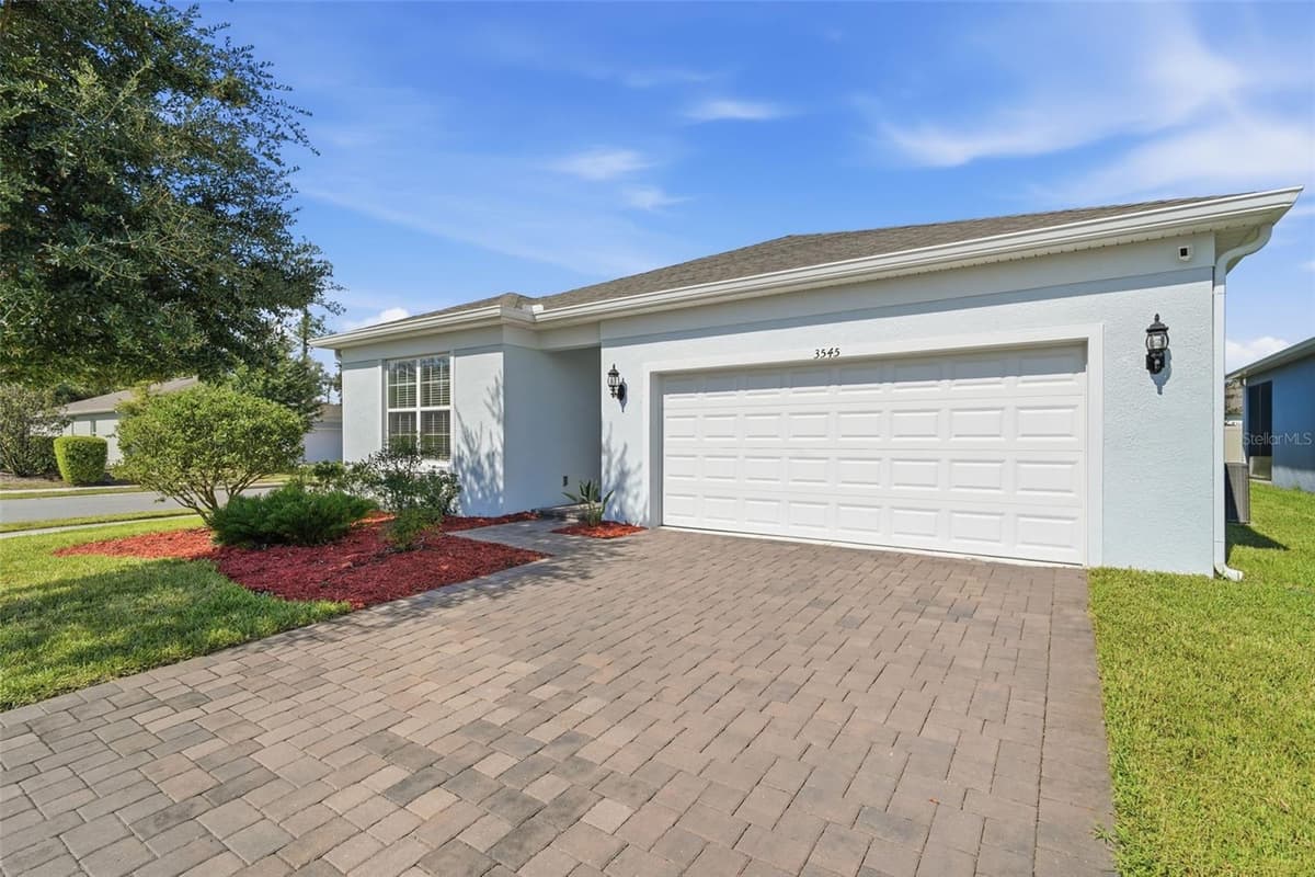 3545 TREETOP STREET — photo 4 of 55