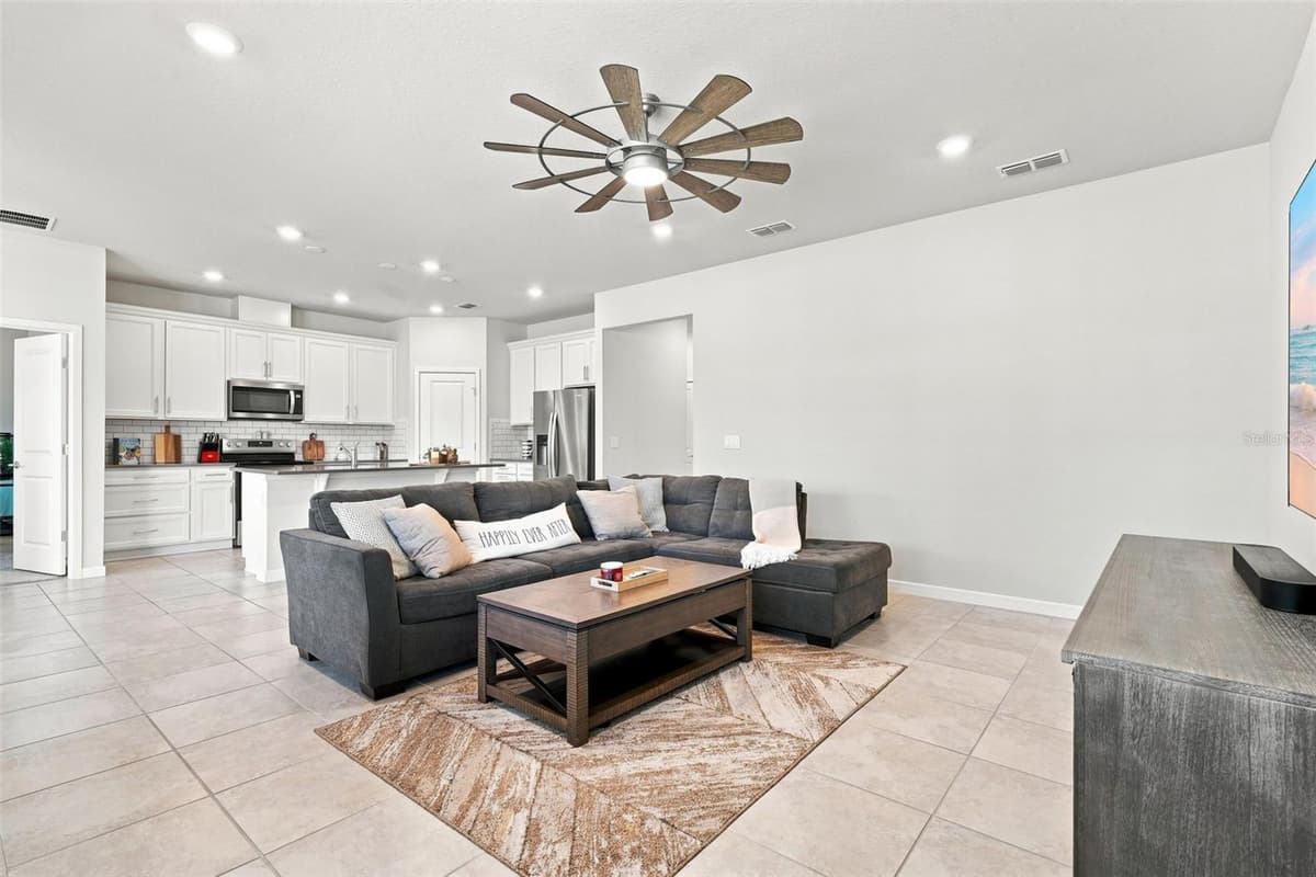 3545 TREETOP STREET — photo 16 of 55