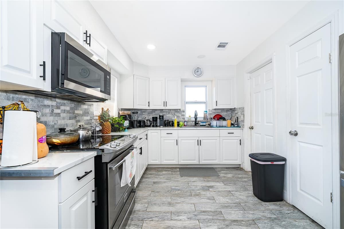 10 CELESTE STREET — photo 16 of 25