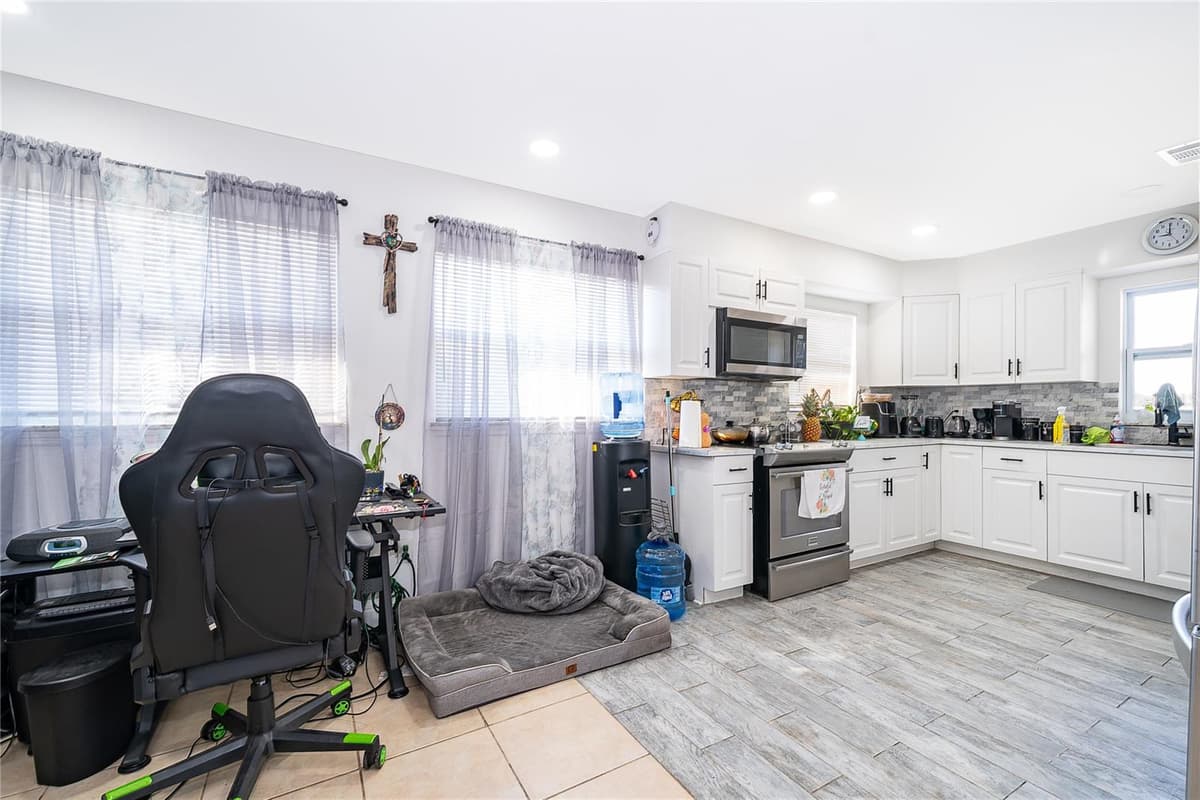 10 CELESTE STREET — photo 14 of 25