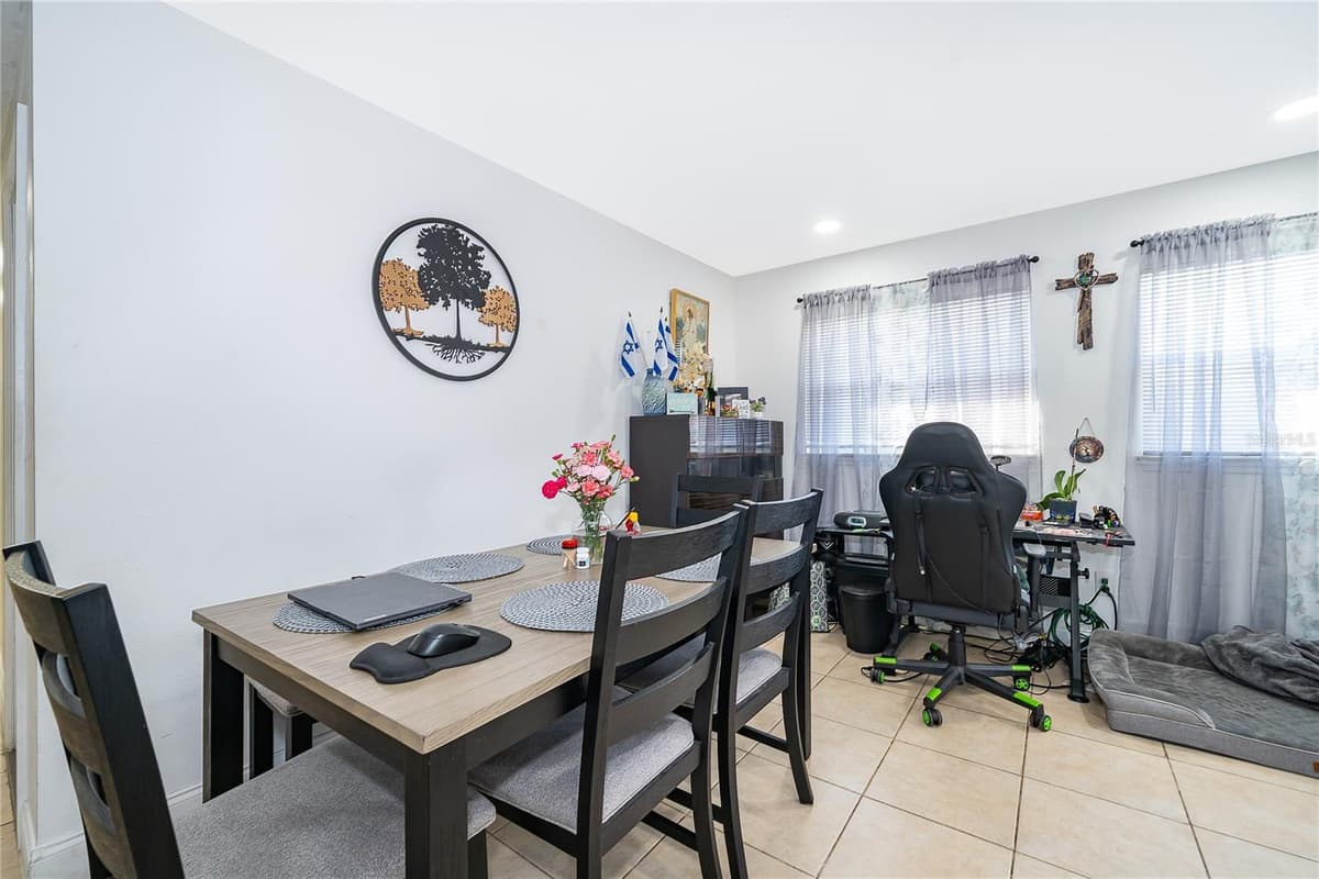 10 CELESTE STREET — photo 13 of 25