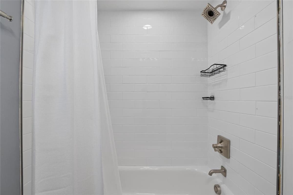 10718 DRUMMOND RD — photo 33 of 40