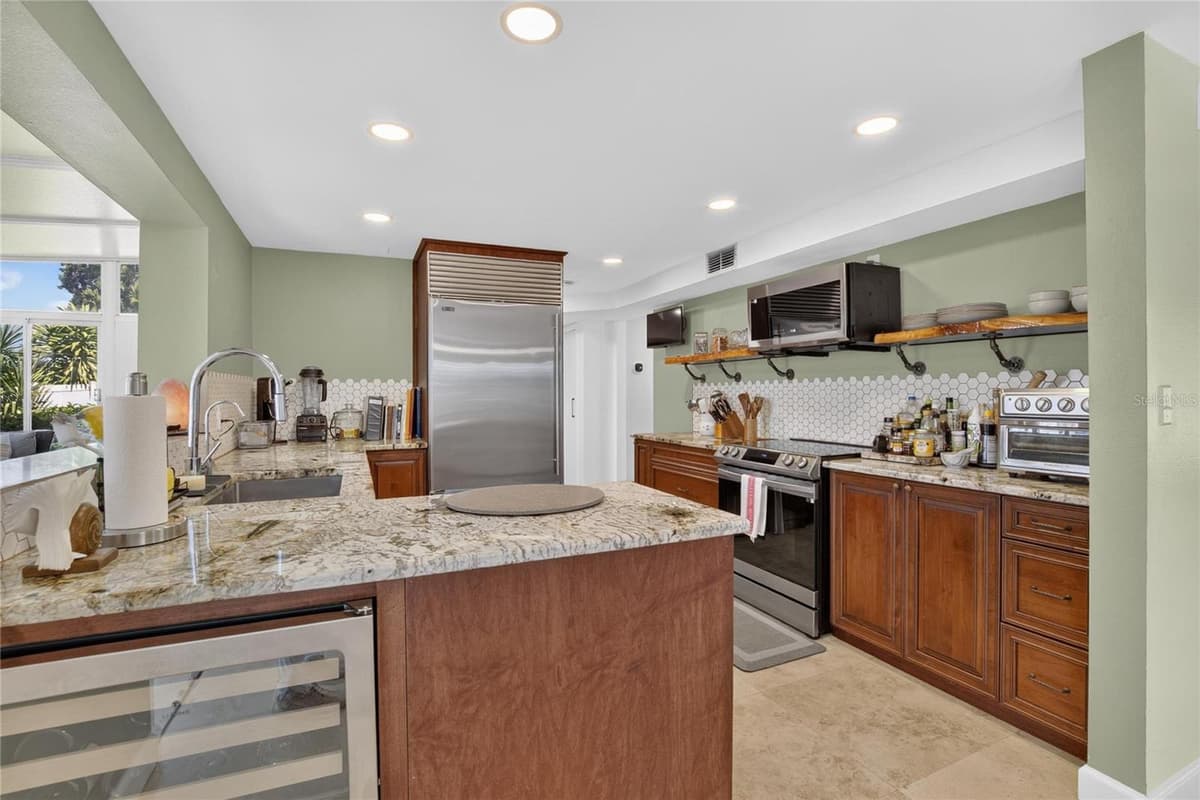10718 DRUMMOND RD — photo 15 of 40