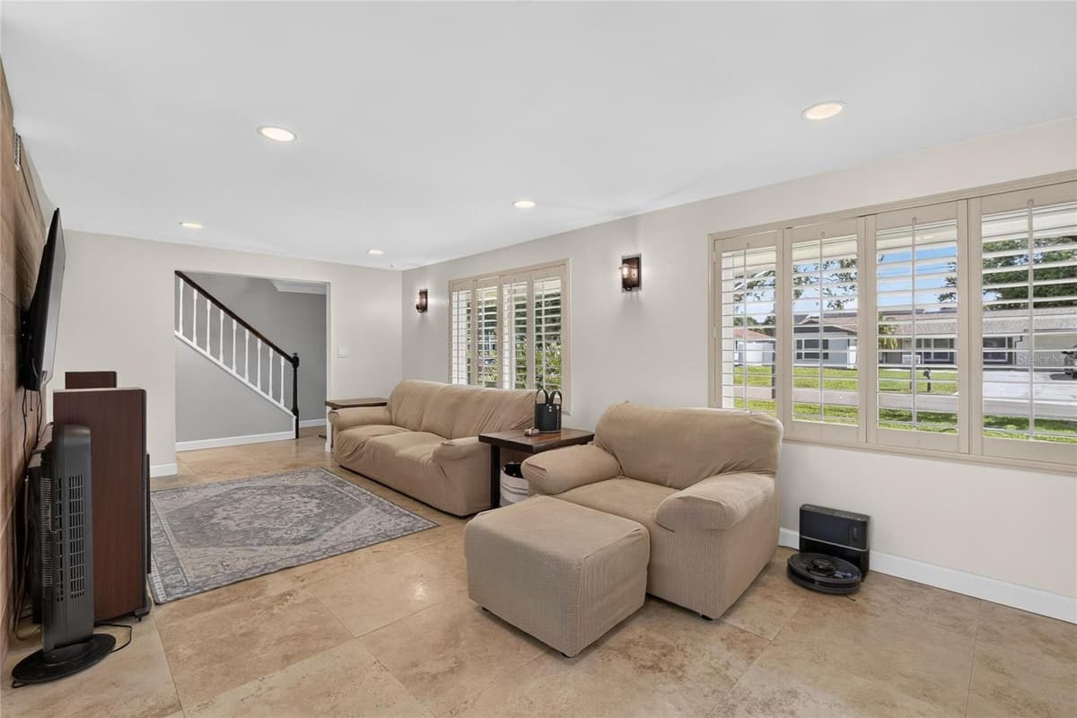 10718 DRUMMOND RD — photo 12 of 40