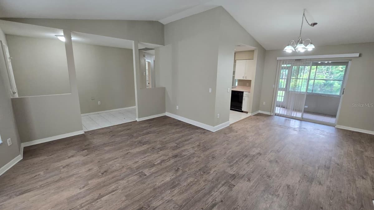 469 DORCHESTER STREET — photo 5 of 16
