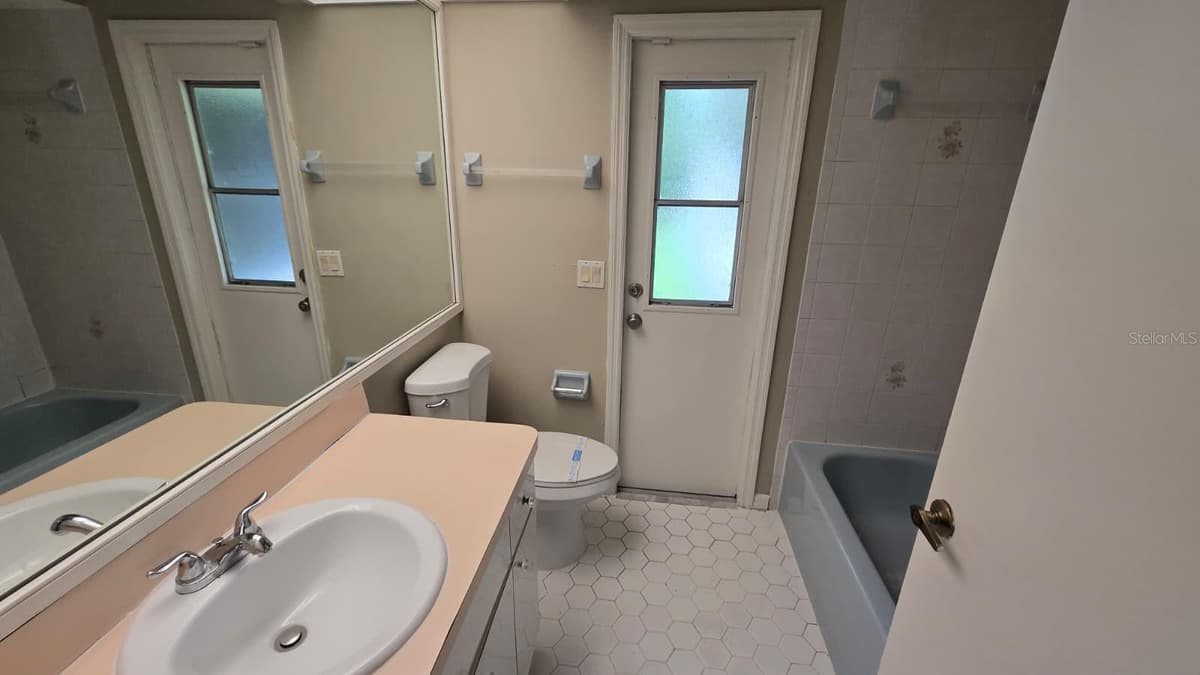 469 DORCHESTER STREET — photo 9 of 16