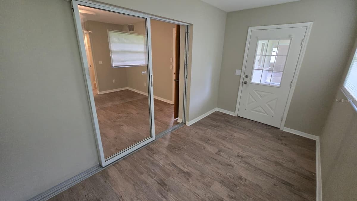 469 DORCHESTER STREET — photo 12 of 16