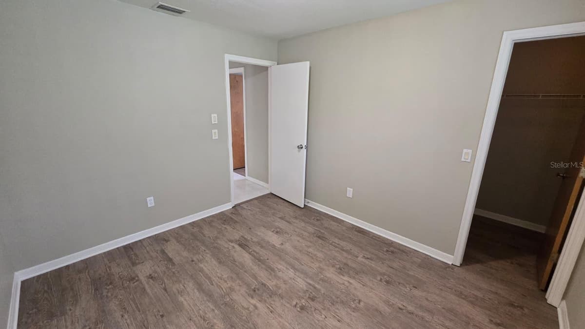 469 DORCHESTER STREET — photo 6 of 16