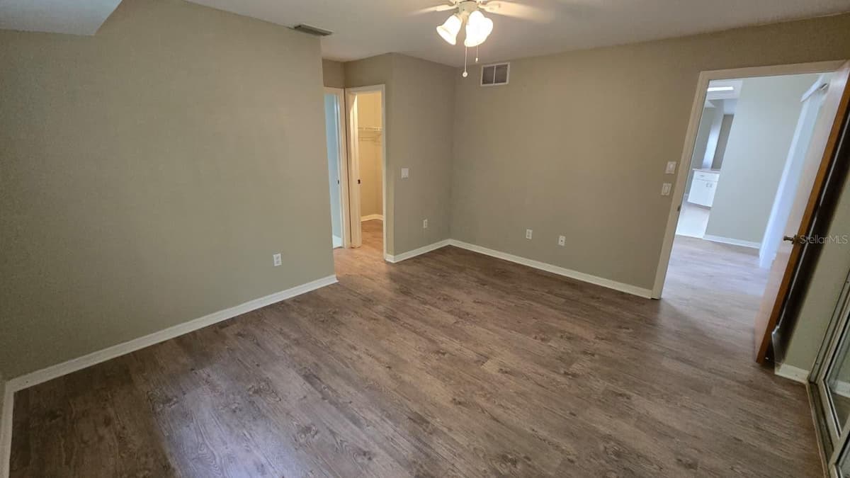 469 DORCHESTER STREET — photo 11 of 16