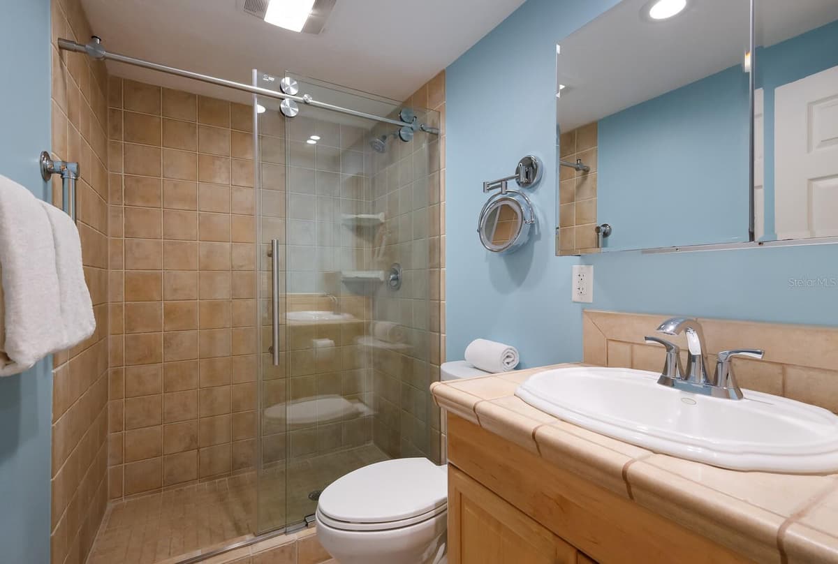 125 CRESCENT DRIVE — photo 18 of 38