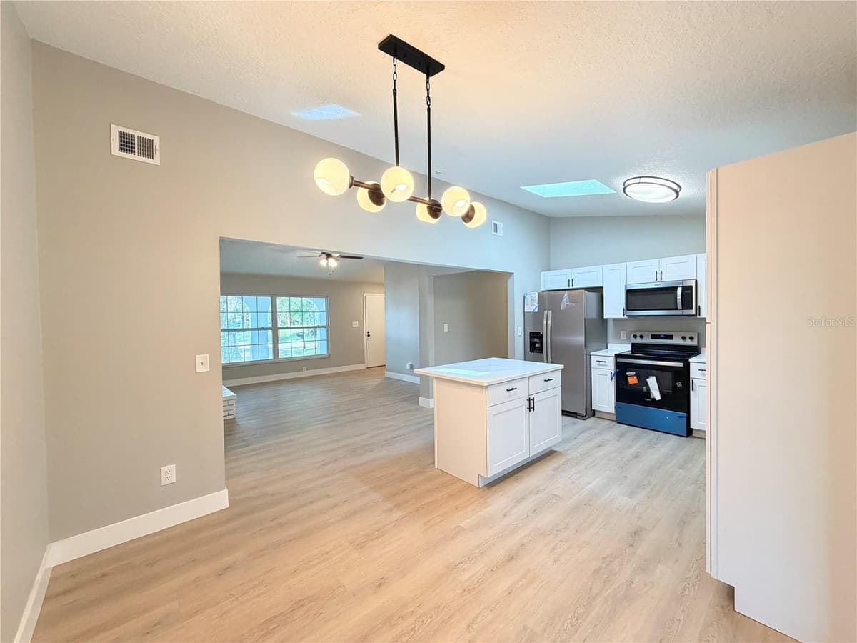 8428 BARK COURT — photo 11 of 37