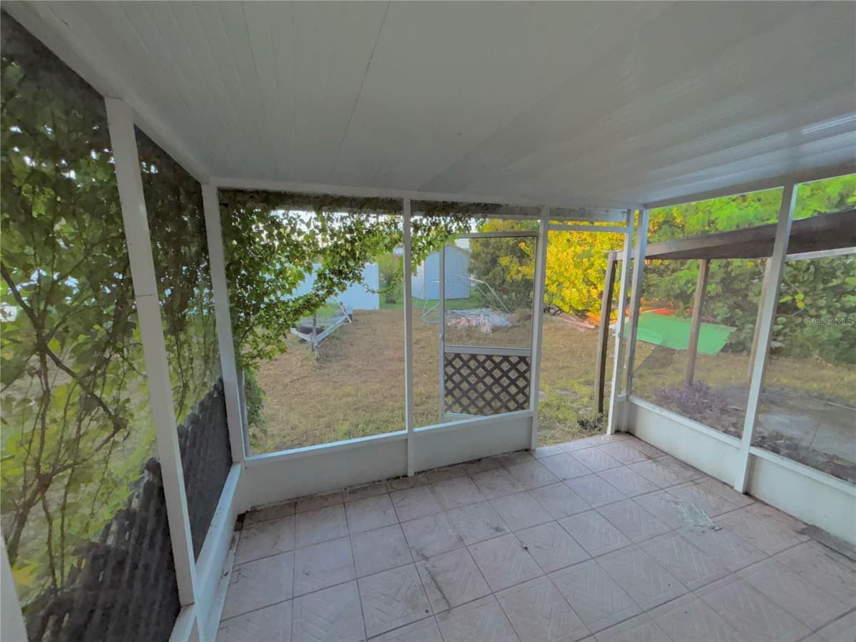 21314 GLENDALE AVENUE — photo 8 of 9