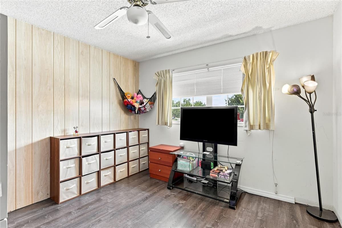 4745 AVON COURT — photo 15 of 36