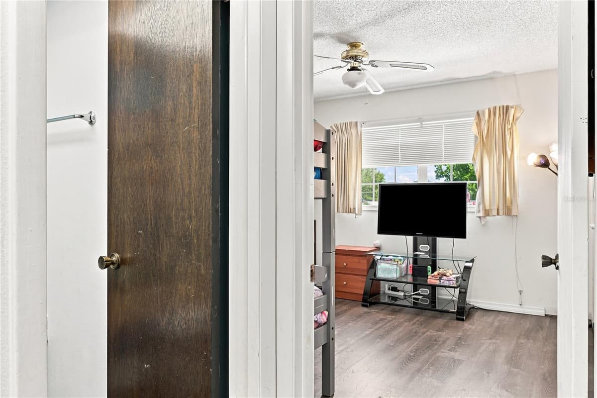 4745 AVON COURT — photo 14 of 36