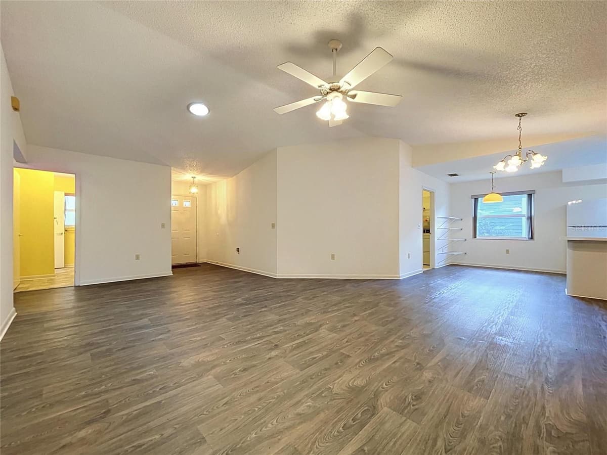 4983 PLEASANT HOLLOW TRAIL — photo 11 of 64