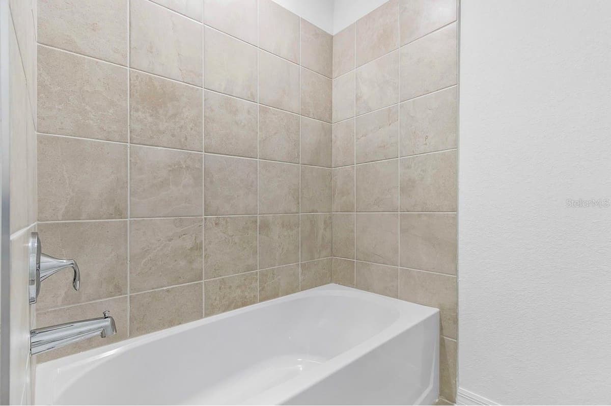 14191 HERITAGE LANDING BOULEVARD — photo 19 of 45
