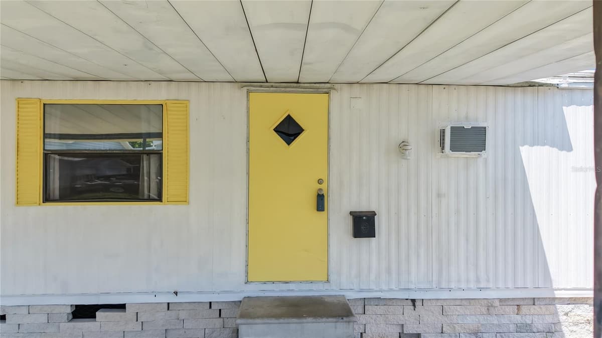 6050 81ST TERRACE — photo 3 of 40