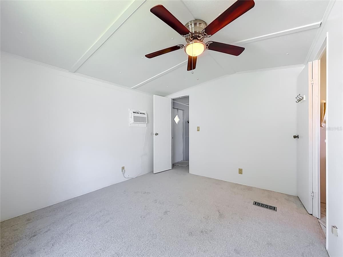 6050 81ST TERRACE — photo 18 of 40