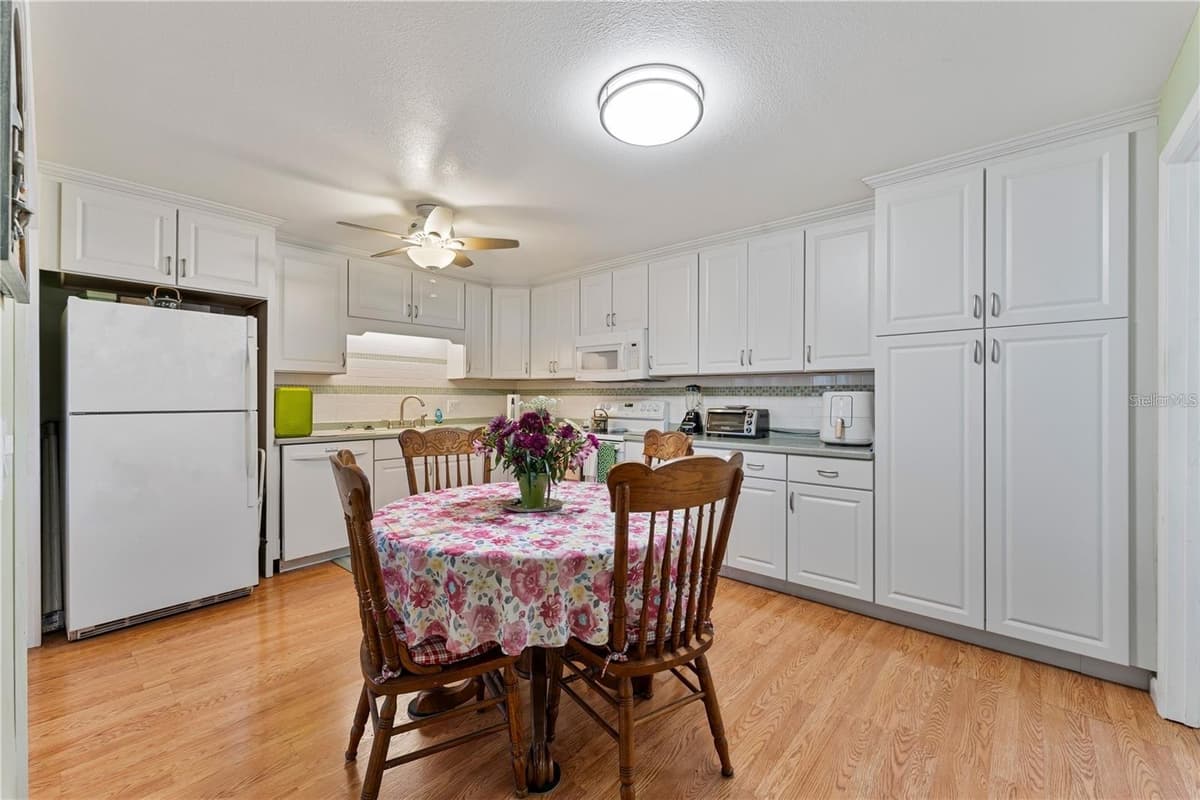 4150 ATLANTIC AVENUE — photo 9 of 35