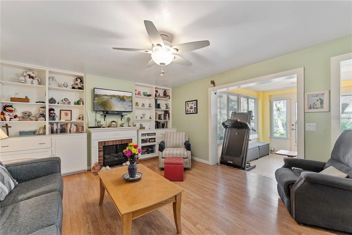 4150 ATLANTIC AVENUE — photo 4 of 35