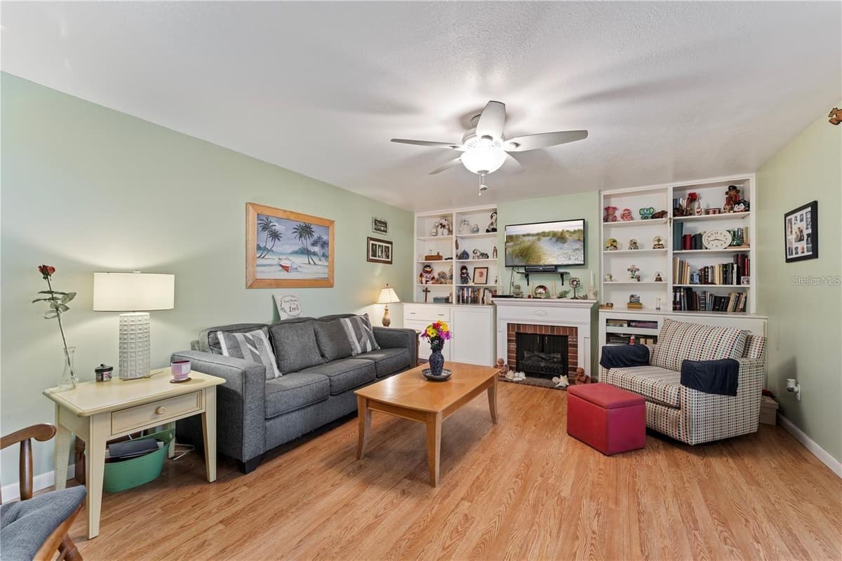 4150 ATLANTIC AVENUE — photo 5 of 35