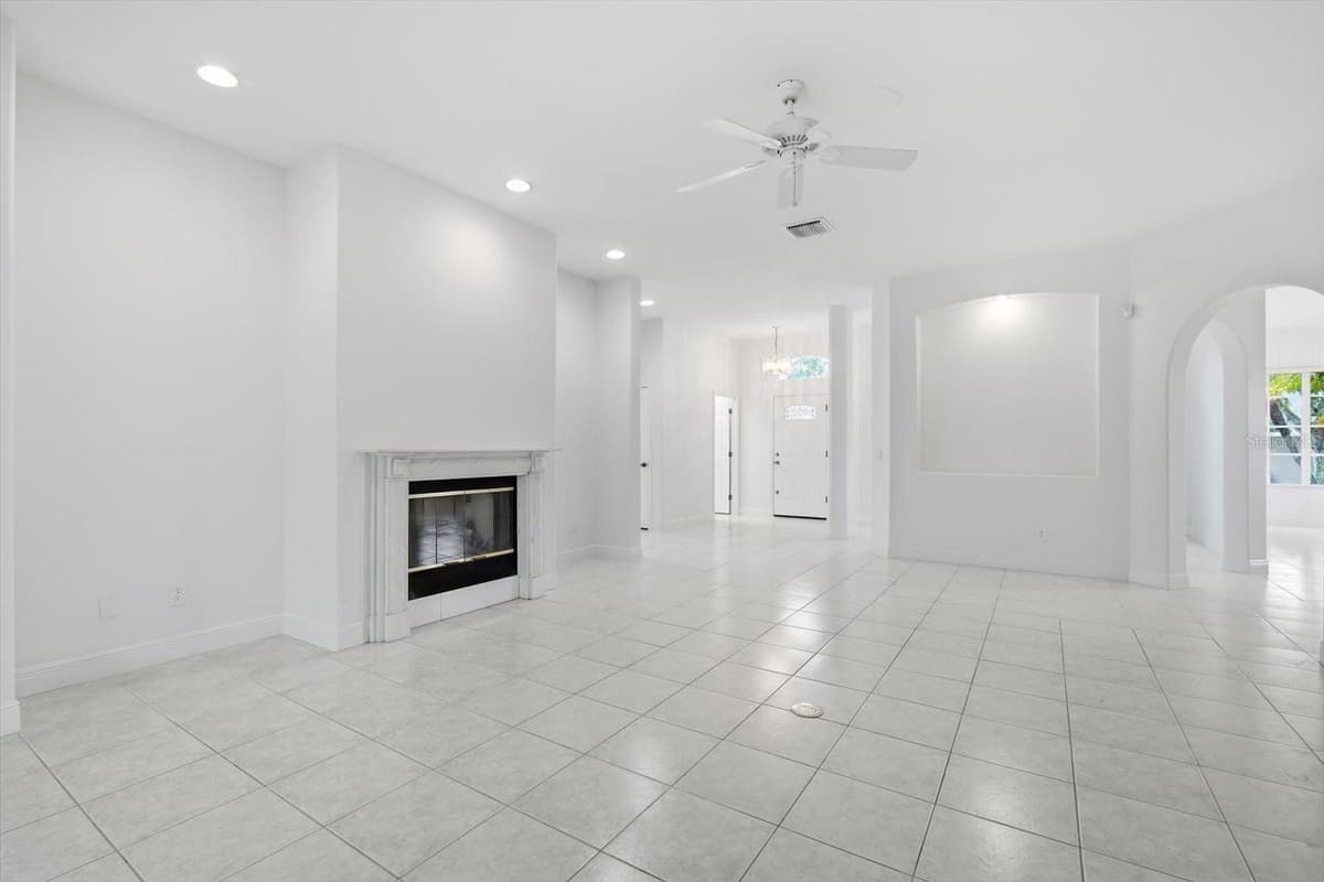 14902 DEVONSHIRE WOODS PLACE — photo 8 of 43