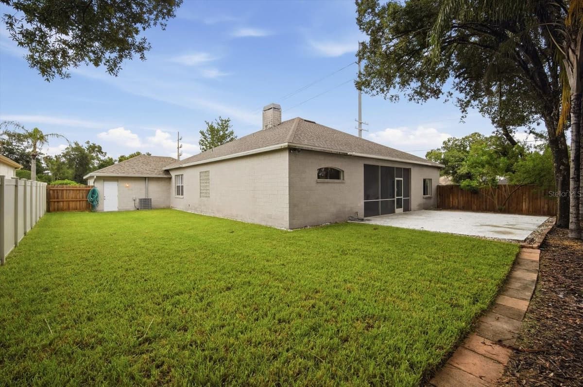 14902 DEVONSHIRE WOODS PLACE — photo 36 of 43