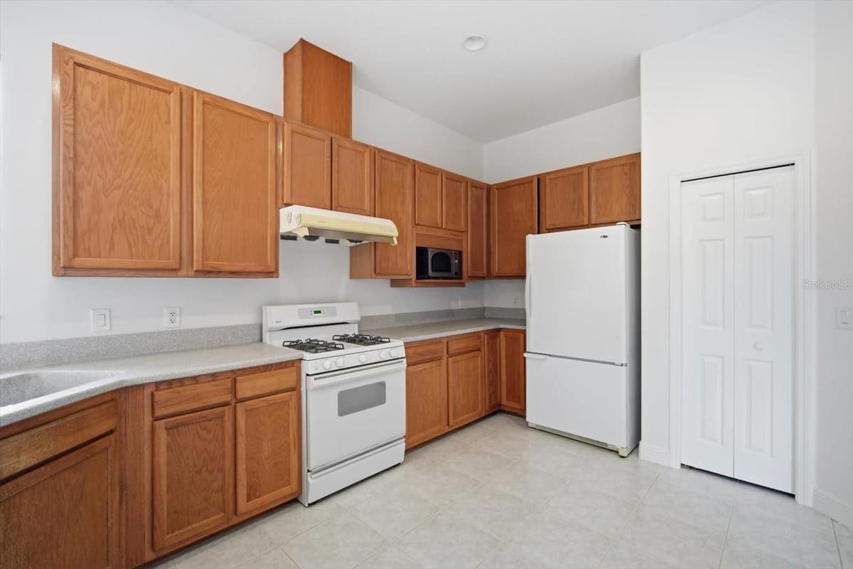 14902 DEVONSHIRE WOODS PLACE — photo 27 of 43