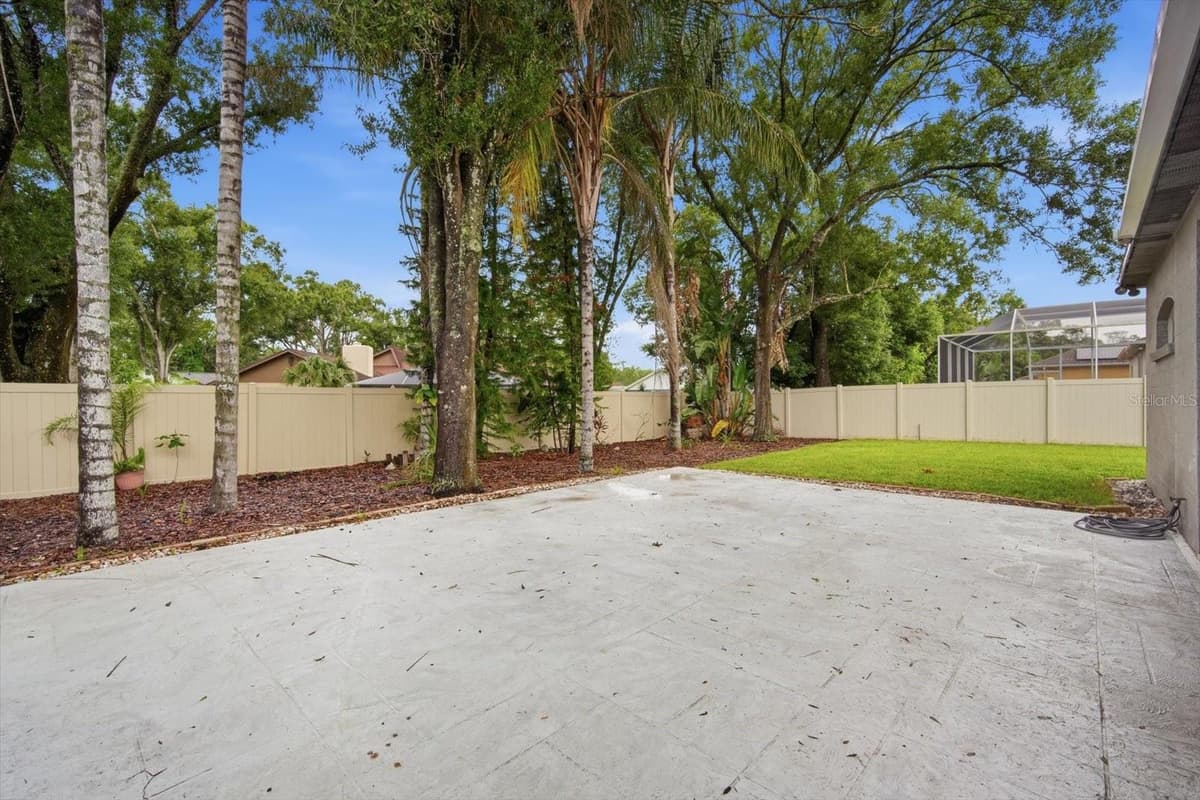 14902 DEVONSHIRE WOODS PLACE — photo 32 of 43