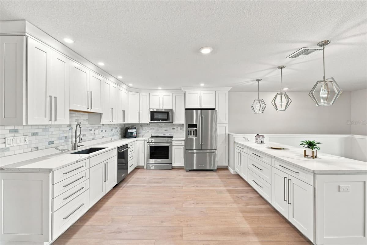 18359 CORTES CREEK BOULEVARD — photo 31 of 56