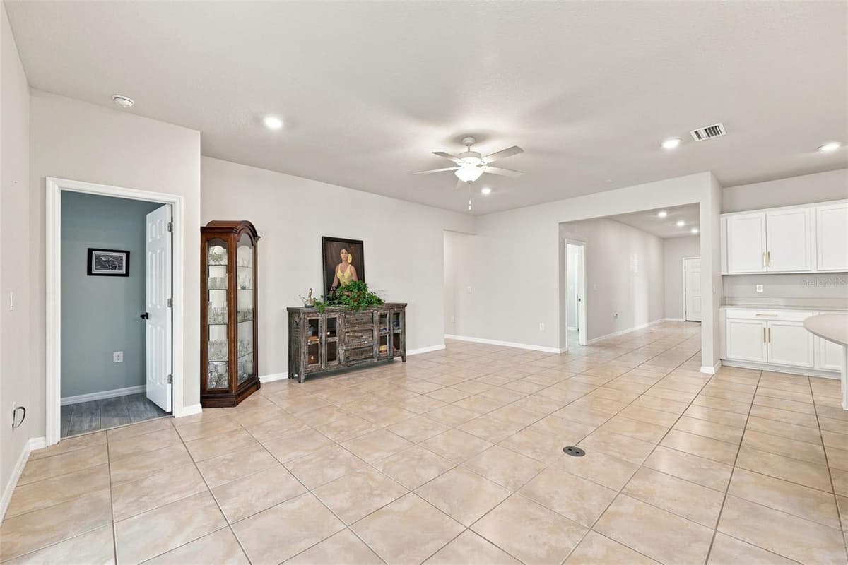 18359 CORTES CREEK BOULEVARD — photo 6 of 56