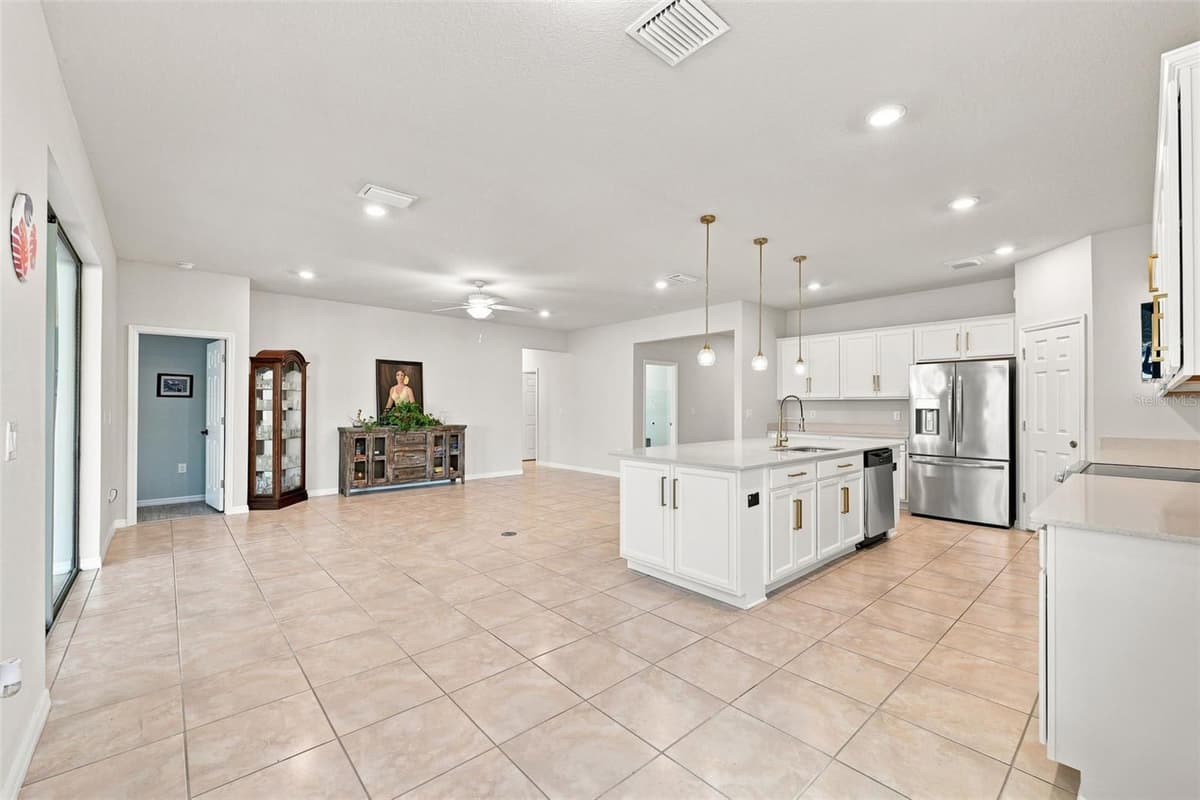 18359 CORTES CREEK BOULEVARD — photo 7 of 56