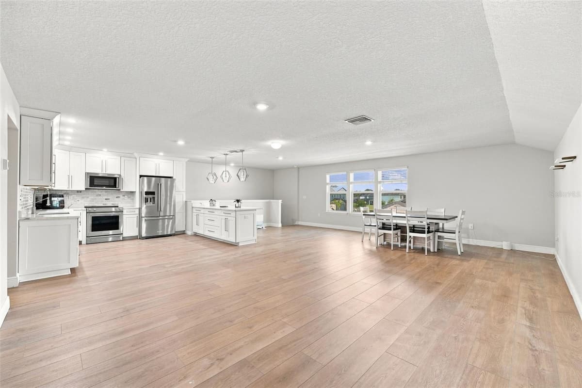18359 CORTES CREEK BOULEVARD — photo 29 of 56