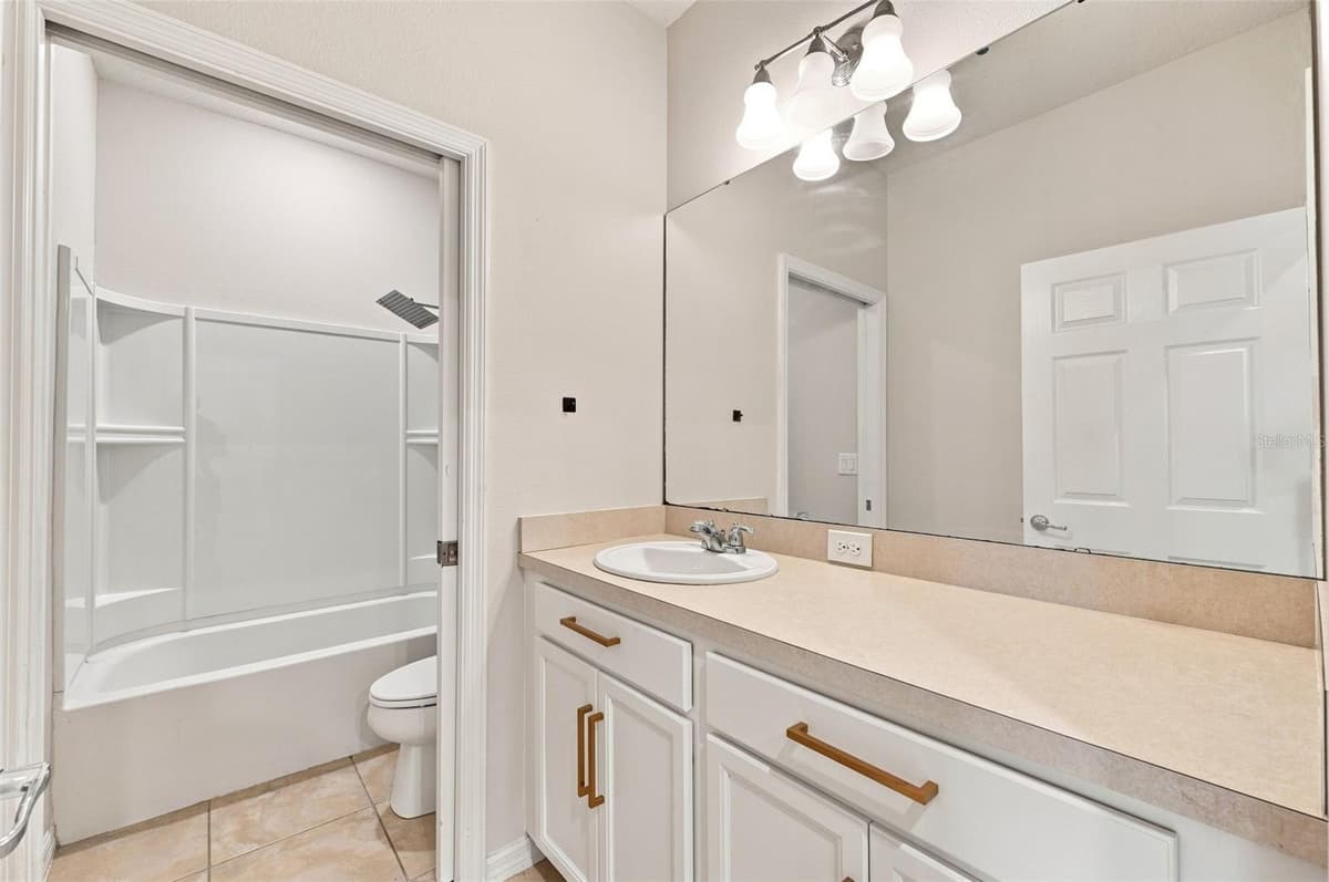 18359 CORTES CREEK BOULEVARD — photo 15 of 56