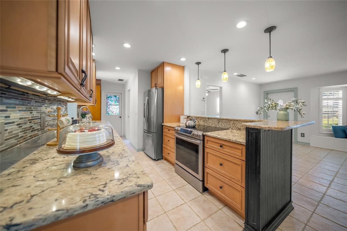 648 DUKE ROAD — photo 16 of 53