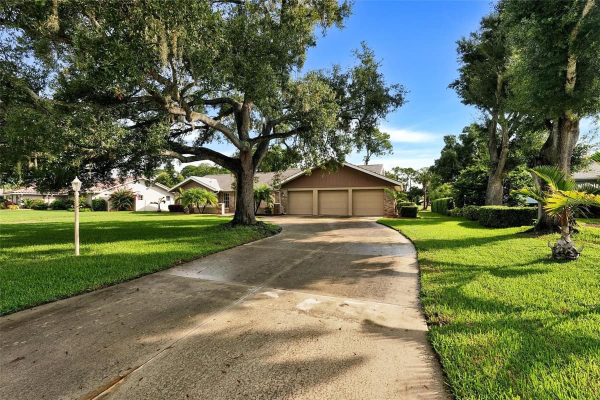 7913 BROADMOOR PINES BOULEVARD — photo 2 of 59